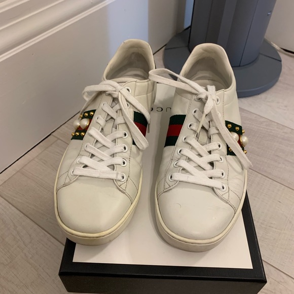 Gucci Ace Studded Leather Sneaker - Picture 15 of 16